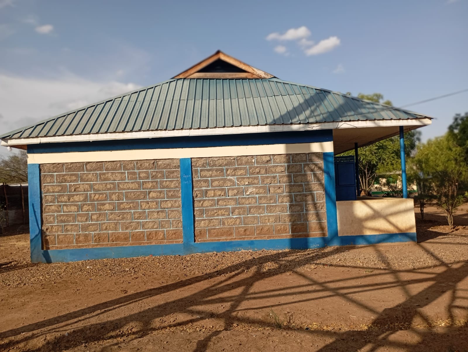 School facility block supporting learning and school administration.